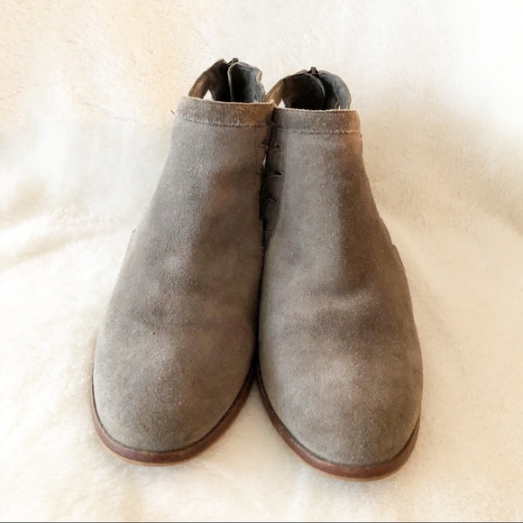 VINCE CAMUTO Prestetta Braided Ankle Bootie Gray Size 7.5 - Picture 2 of 16